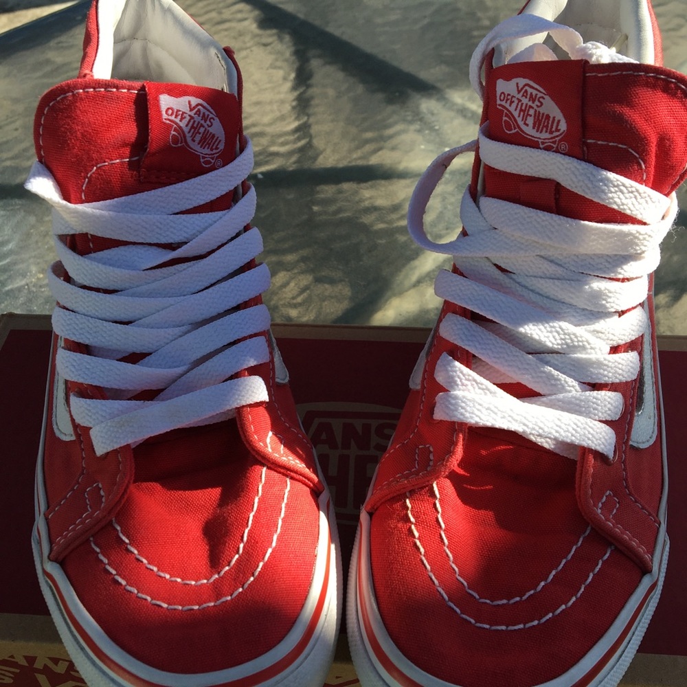 Red vans ! - Picture 5 of 8